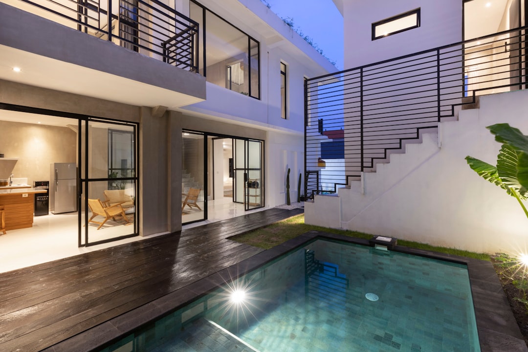 What financing options are available for purchasing a house at the midway point?